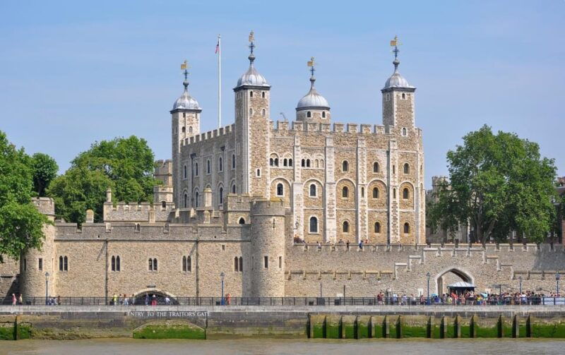 london-private-taxi-50-sights-tour-tower-of-london