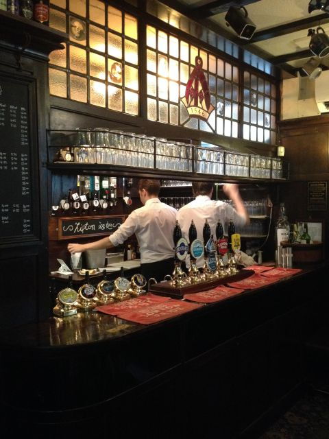 london-private-tour-of-historic-pubs-with-a-friendly-guide