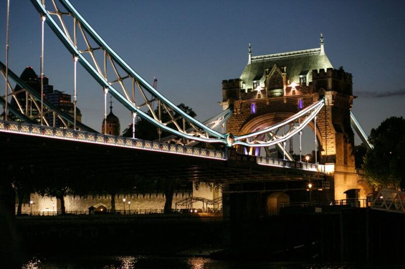 london-river-thames-dinner-cruise-with-live-jazz