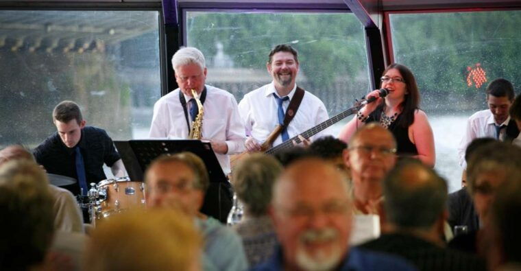 london-river-thames-dinner-cruise-with-live-jazz