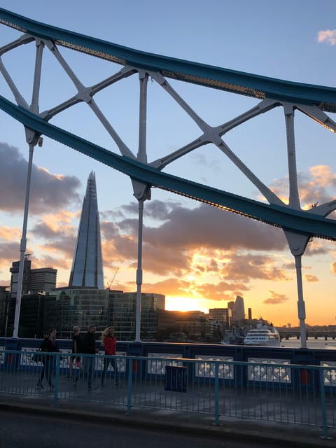 london-river-walk-and-hidden-gems-pub-hopping-experience