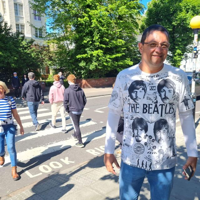 london-rock-n-roll-beatles-private-black-cab-tour-2