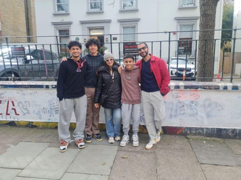 london-rock-n-roll-beatles-private-black-cab-tour-2