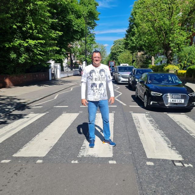 london-rock-n-roll-beatles-private-black-cab-tour-2