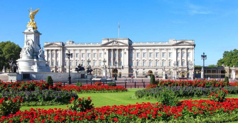 london-royal-tour-w-timed-entry-to-buckingham-palace-entry