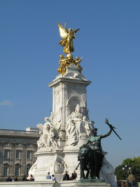 london-royal-tour-w-timed-entry-to-buckingham-palace-entry