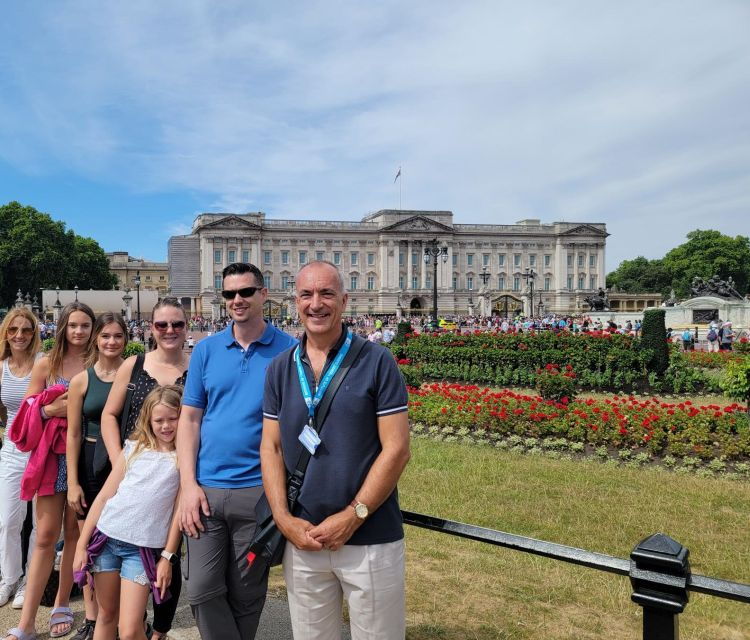 london-royal-walking-tour-and-buckingham-palace-audio-tour