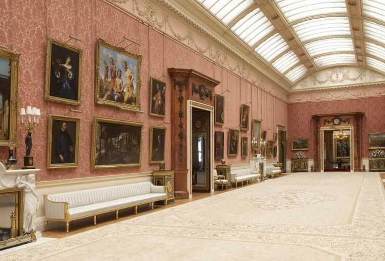 london-royal-walking-tour-and-buckingham-palace-audio-tour