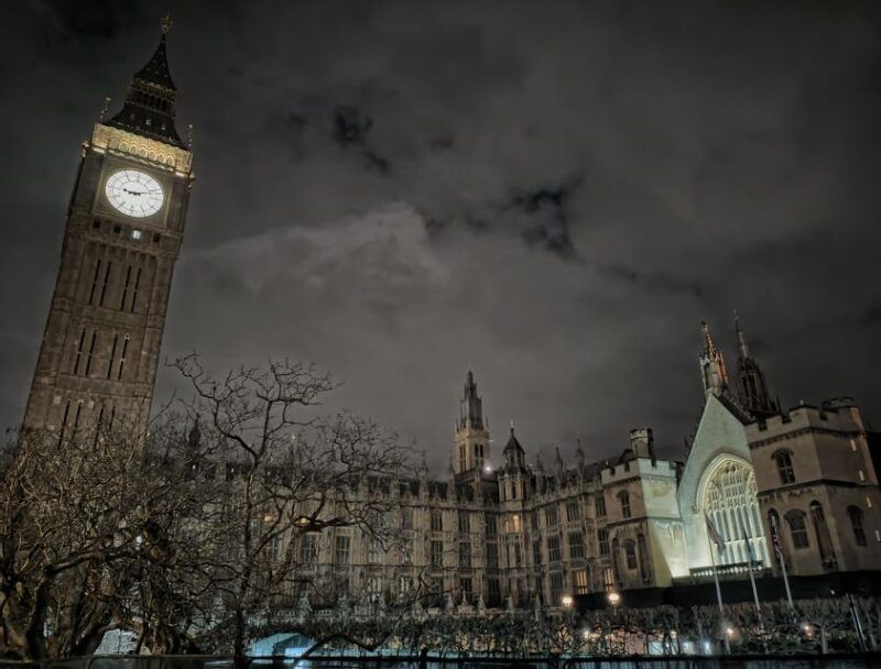 london-royal-westminster-by-night-walking-tour-2