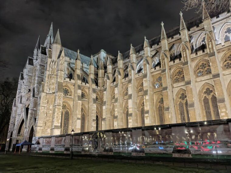 london-royal-westminster-by-night-walking-tour-2