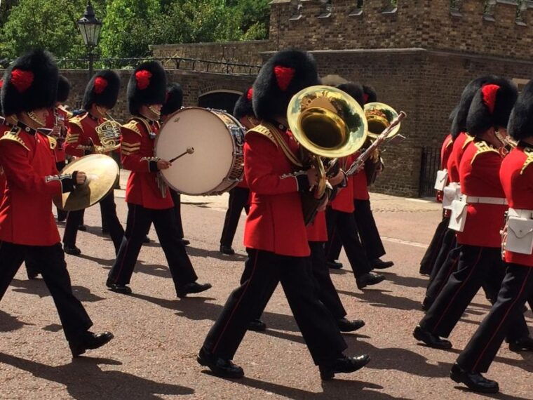 london-royalty-walking-tour-with-changing-of-the-guard