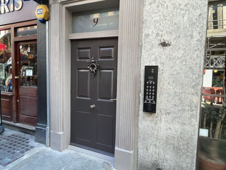 london-sex-pistols-and-punk-music-walking-tour