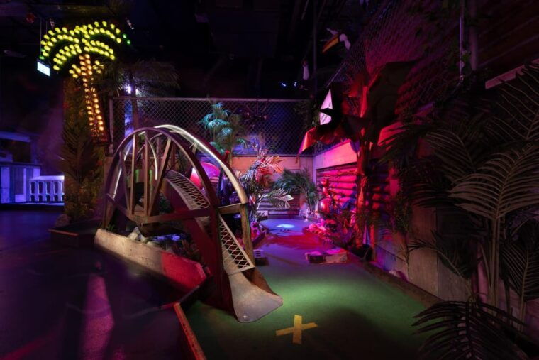 london-shoreditch-junkyard-golf-tickets-for-9-or-18-holes