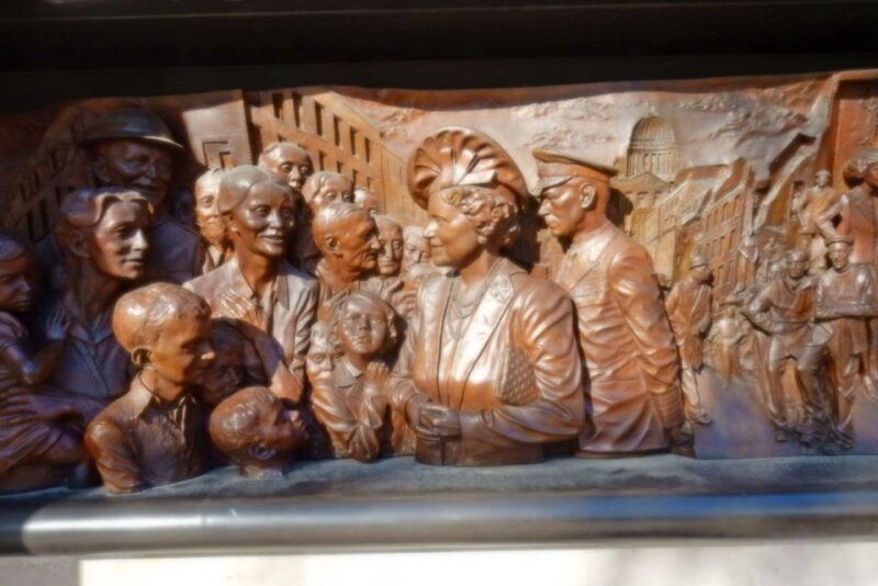 london-smartphone-heritage-walks-trafalgar-square