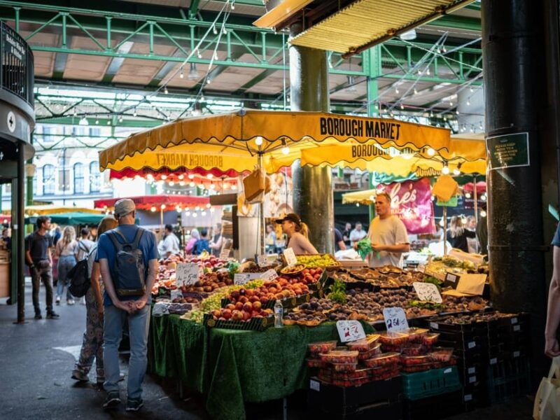 london-south-bank-walking-tour-enter-the-tower-of-london