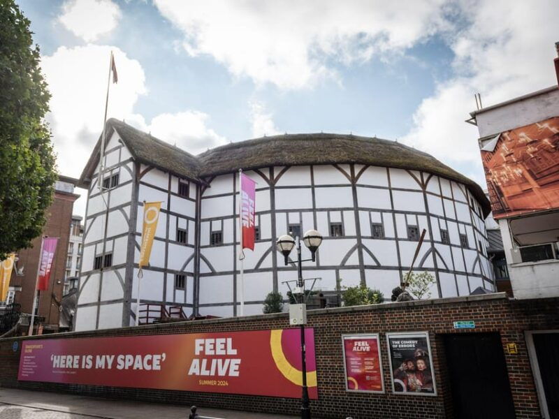 london-south-bank-walking-tour-enter-the-tower-of-london