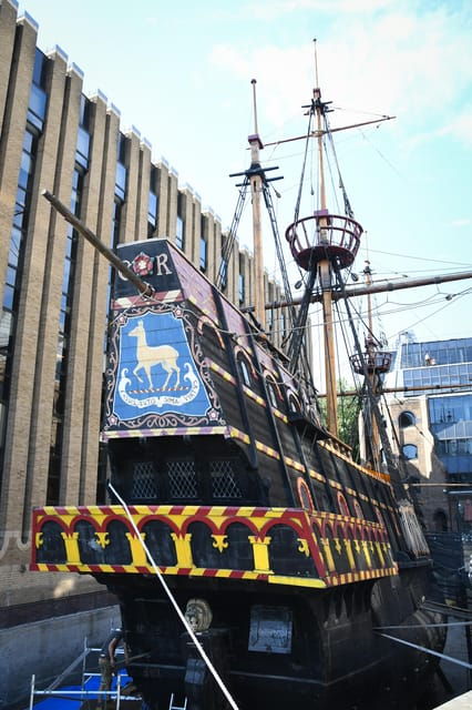 london-south-bank-walking-tour-enter-the-tower-of-london