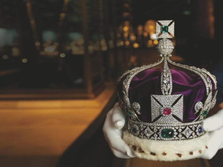 london-south-bank-walking-tour-enter-the-tower-of-london