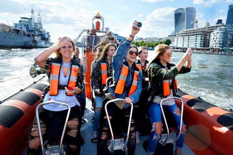 london-speedboat-tour-through-heart-of-the-city
