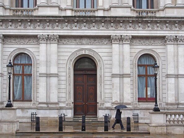 london-spy-experience-with-tour-vesper-martini-and-dinner