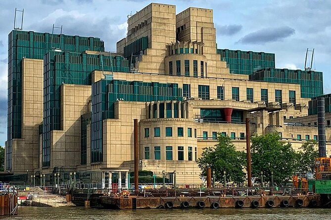 london-spy-experience-with-tour-vesper-martini-and-dinner