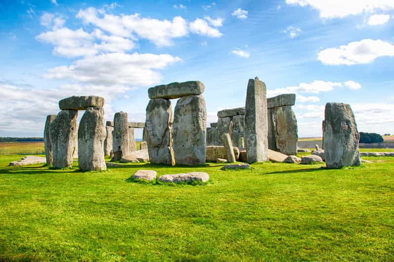 london-stonehenge-and-bath-full-day-tour