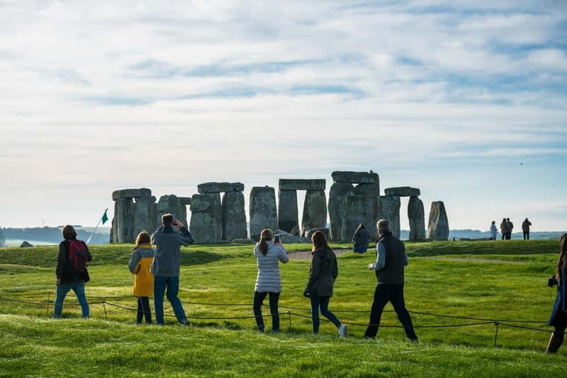 London: Stonehenge and Bath Guided Full-Day Tour - Transportation and Comfort