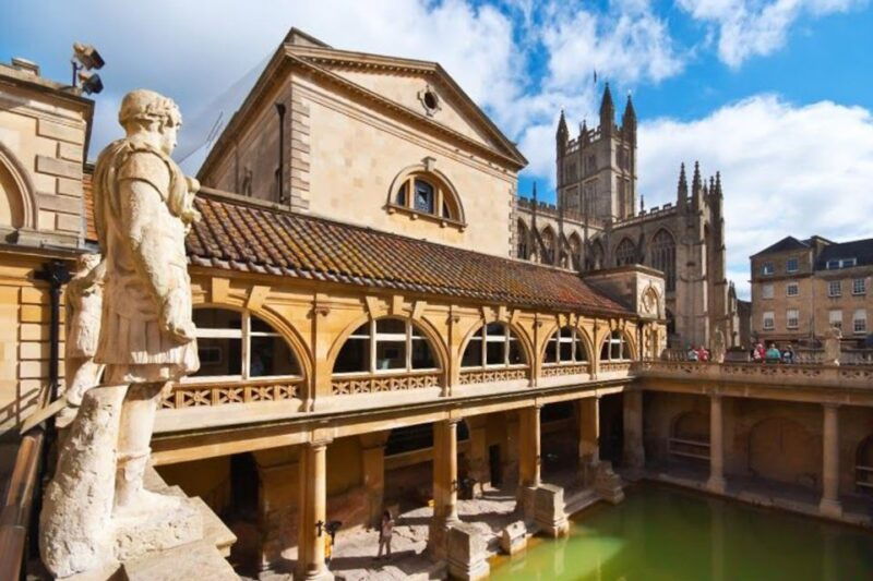 london-stonehenge-bath-lacock-avebury-small-group-tour