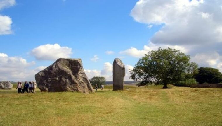 london-stonehenge-glastonbury-avebury-small-group-tour