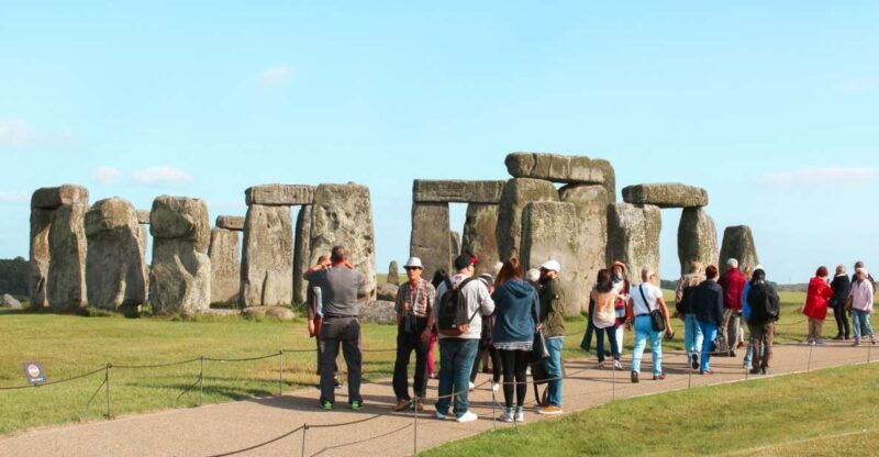 london-stonehenge-windsor-and-bath-day-trip-by-bus