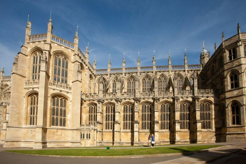 london-stonehenge-windsor-castle-bath-lacock-pub-lunch