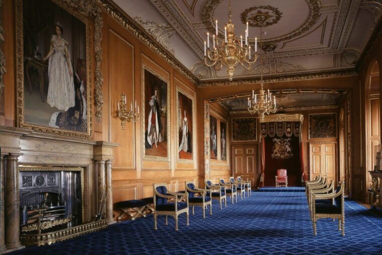 london-stonehenge-windsor-castle-bath-lacock-pub-lunch