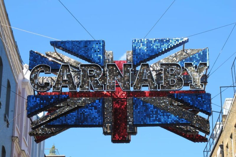 london-taylor-swift-london-boy-walking-tour