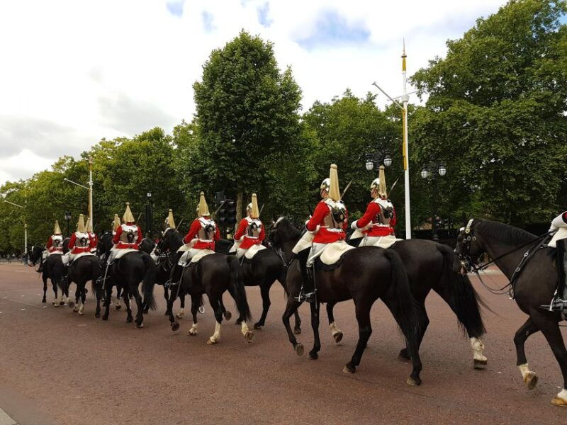 london-the-crown-british-royalty-walking-tour