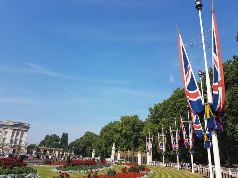 london-the-crown-british-royalty-walking-tour