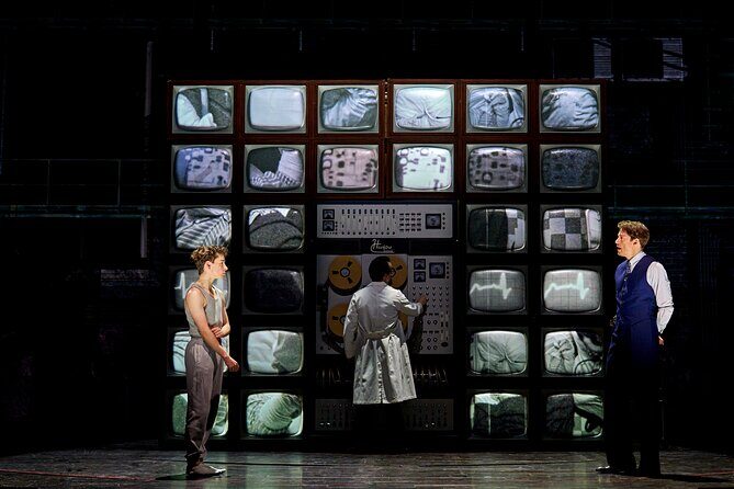 London Theatre: Stranger Things: The First Shadow - The Experience: Pros and Cons