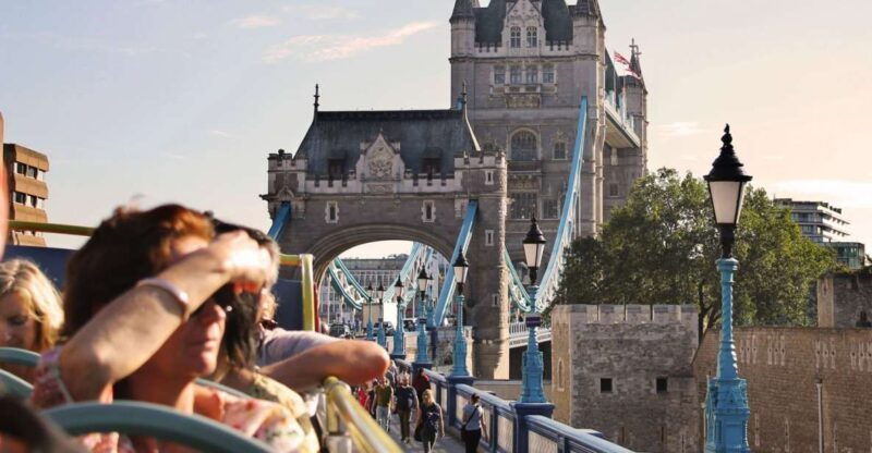 london-tootbus-london-by-night-bus-tour