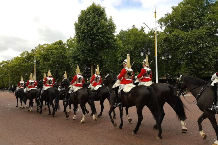 london-top-30-sights-walking-tour-and-tower-bridge-exhibit