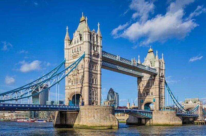 London: Top 50 Sights Walking Tour with Guide - What to Expect on the Tour