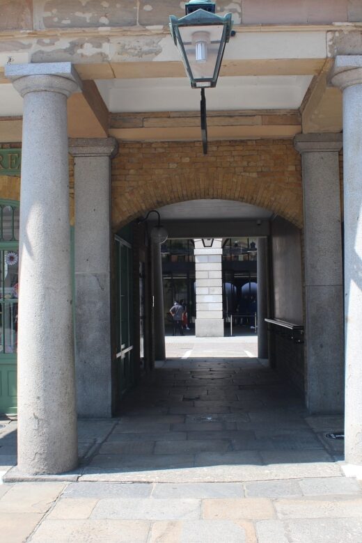 London: Tour of Classic Rom Com Locations - What Does the Price Include & Why It’s Worth It
