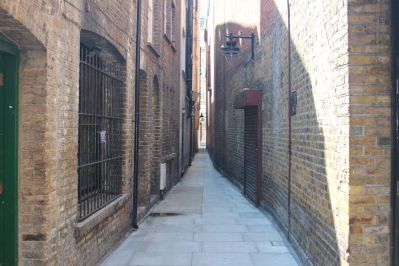 London: Tour of Classic Rom Com Locations - FAQ
