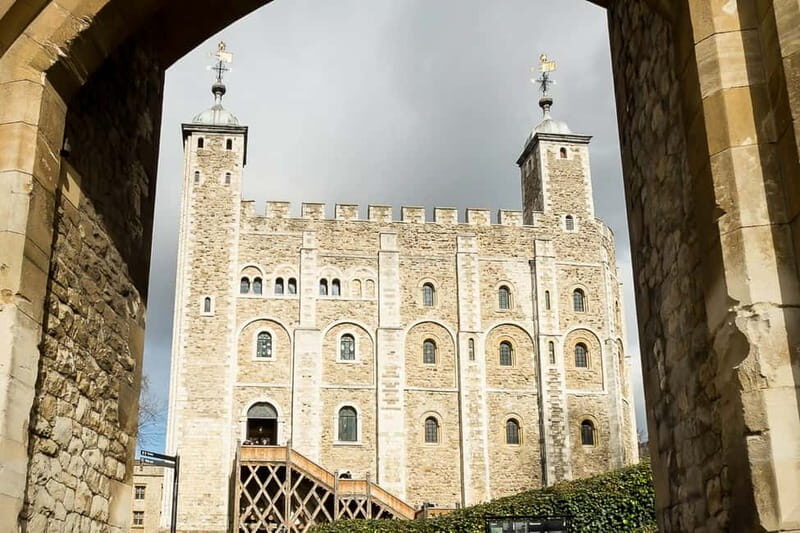 London: Tower of London and Crown Jewels Exhibition Ticket - Key Points