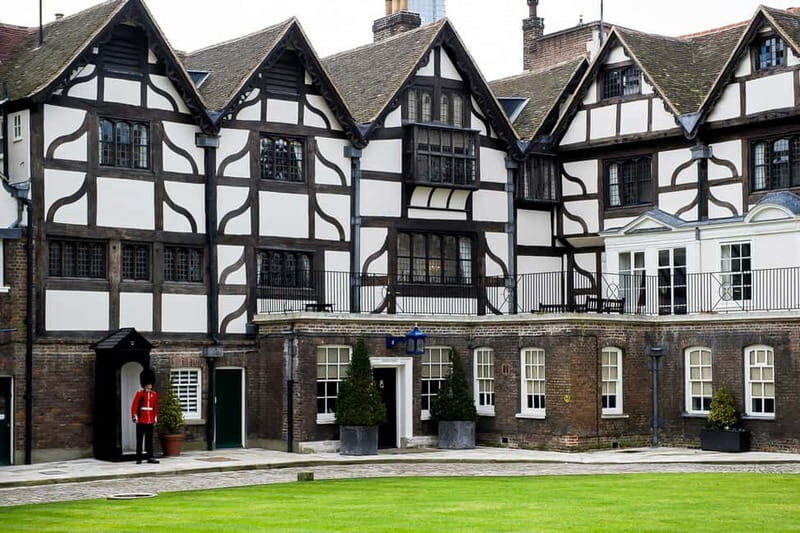 London: Tower of London and Crown Jewels Exhibition Ticket - FAQ