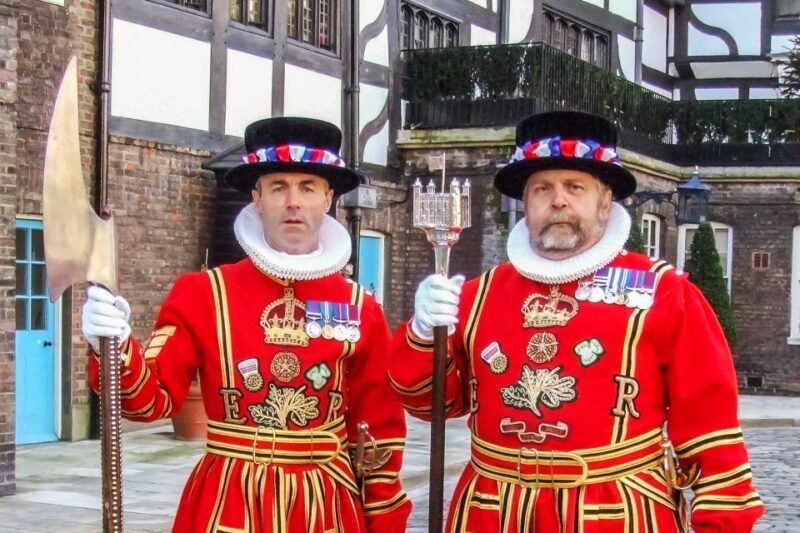 london-tower-of-london-and-tower-bridge-early-access-tour