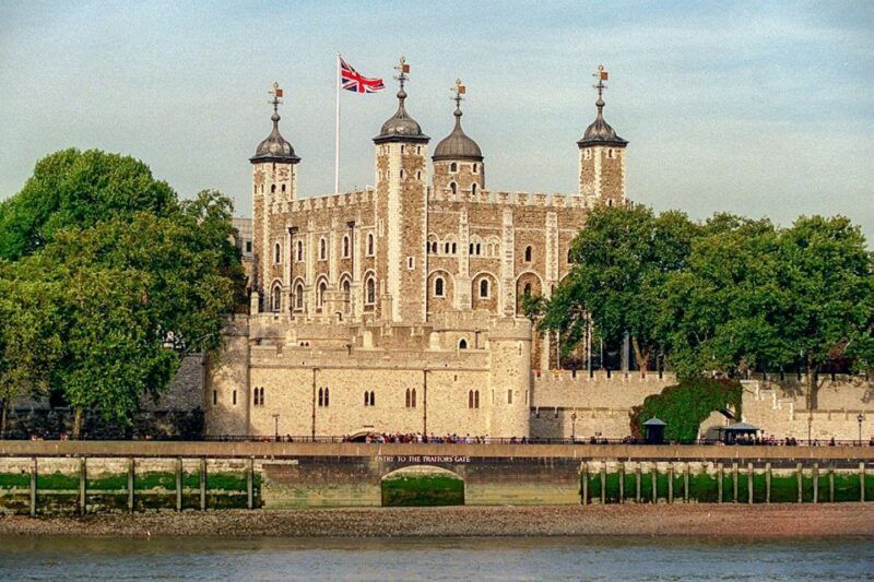 london-tower-of-london-changing-of-the-guard-experience