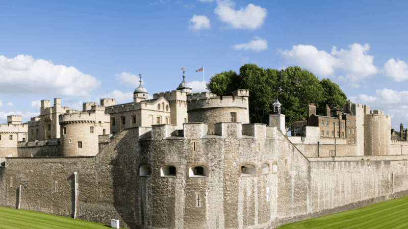 london-tower-of-london-guided-tour-and-nearby-rickshaw-ride