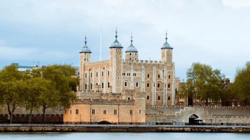 london-tower-of-london-guided-tour-and-nearby-rickshaw-ride