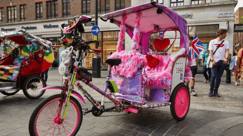 london-tower-of-london-guided-tour-and-nearby-rickshaw-ride