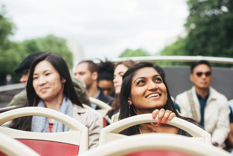 london-tower-of-london-hop-on-hop-off-bus-river-cruise