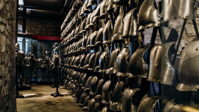 london-tower-of-london-tour-crown-jewels-and-river-cruise